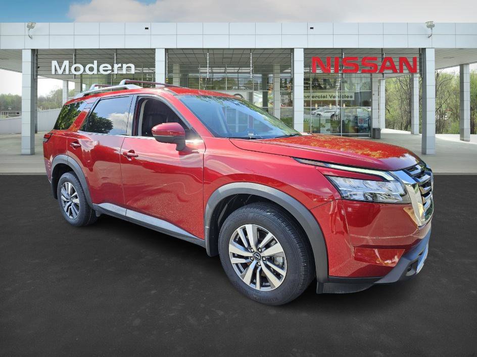 2023 Nissan Pathfinder SL photo 2