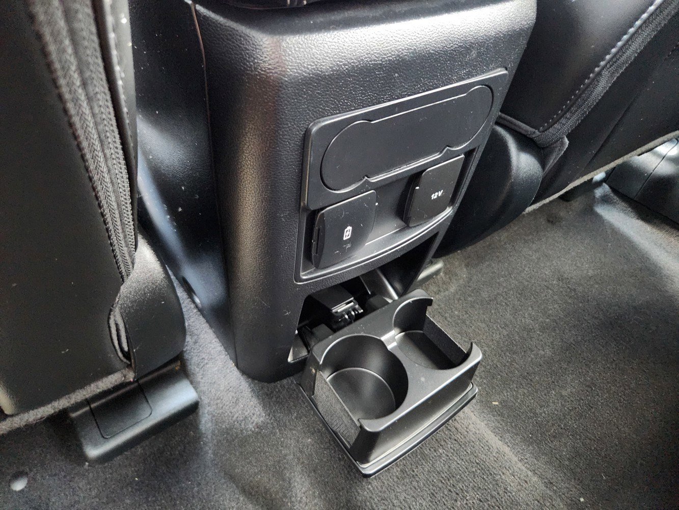2024 Ford Explorer XLT photo 24