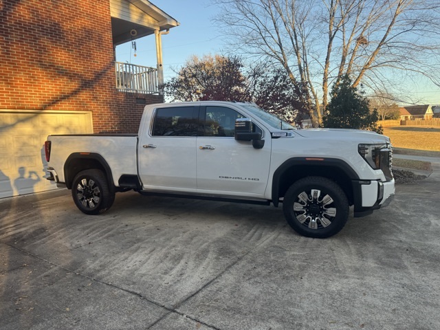 2025 GMC Sierra 2500HD Denali's photo