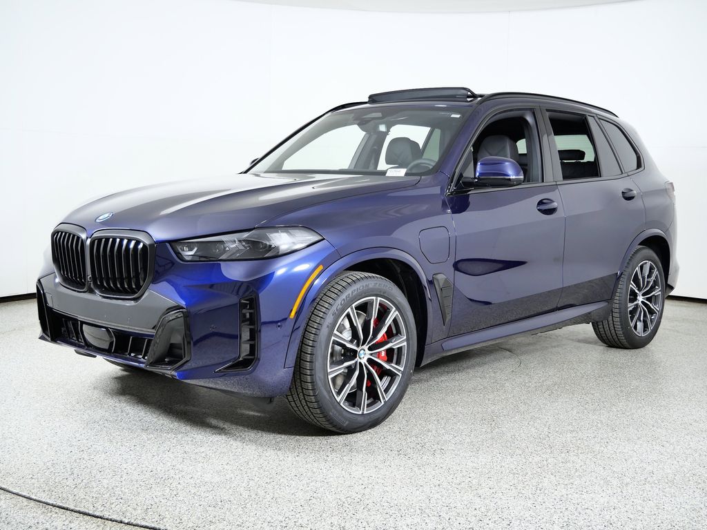 2026 BMW X5 50e's photo