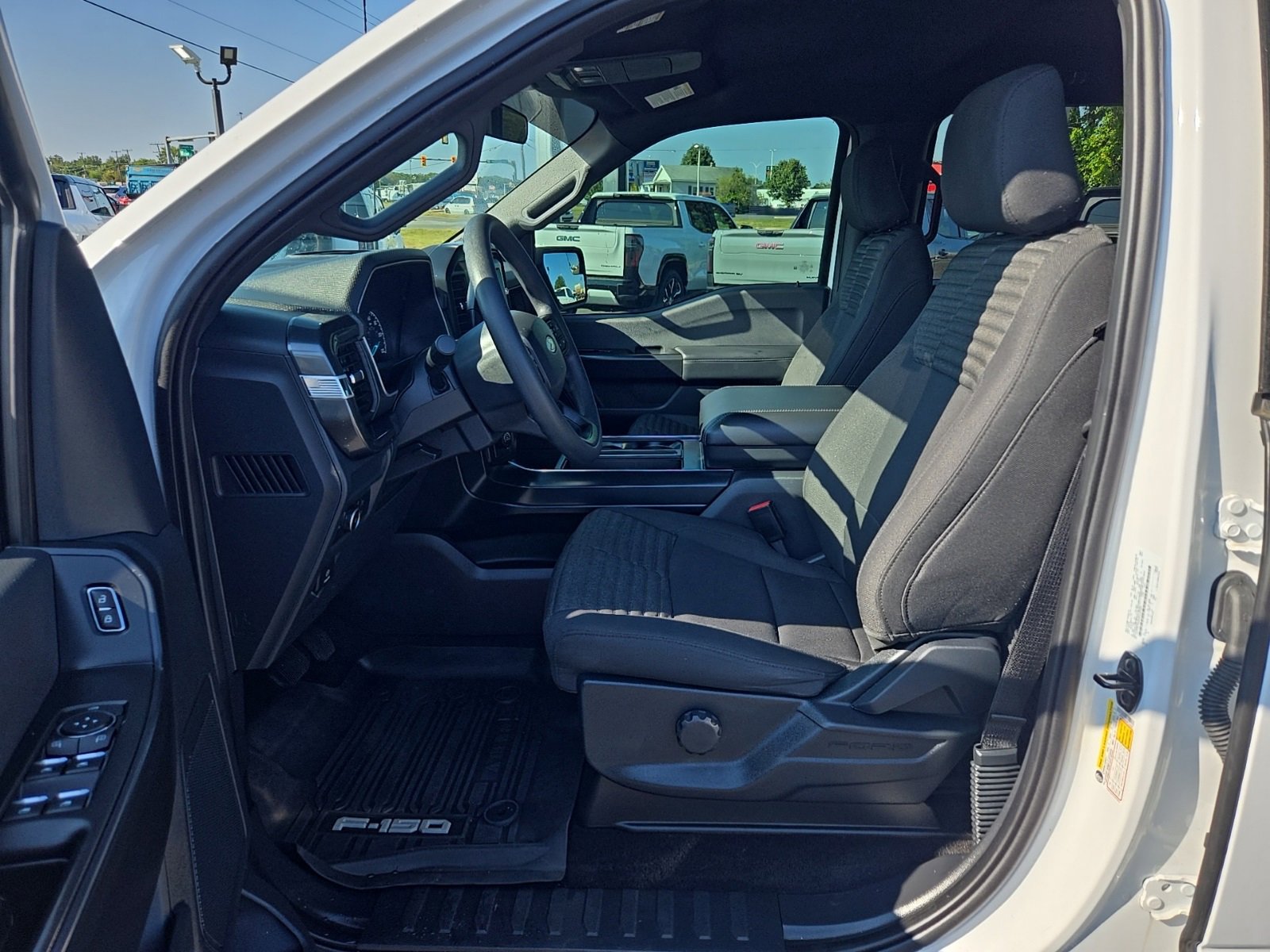 2022 Ford F-150 XL photo 8