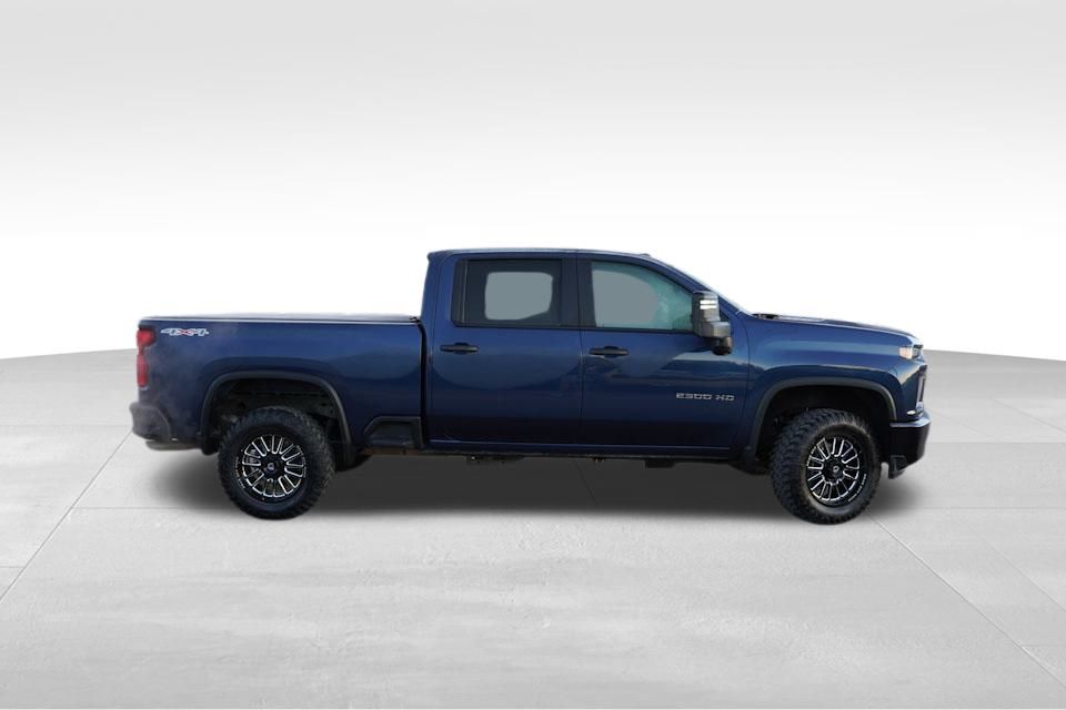 2021 Chevrolet Silverado 2500HD Custom photo 3
