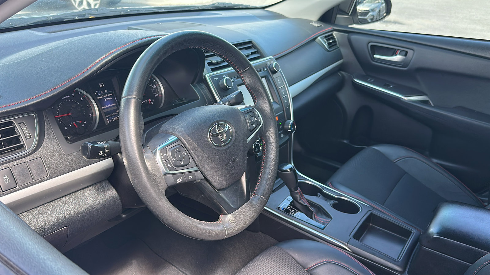 2017 Toyota Camry LE photo 5