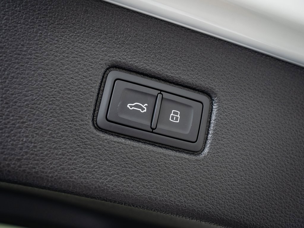 2025 Audi Q7 55 Premium Plus photo 16