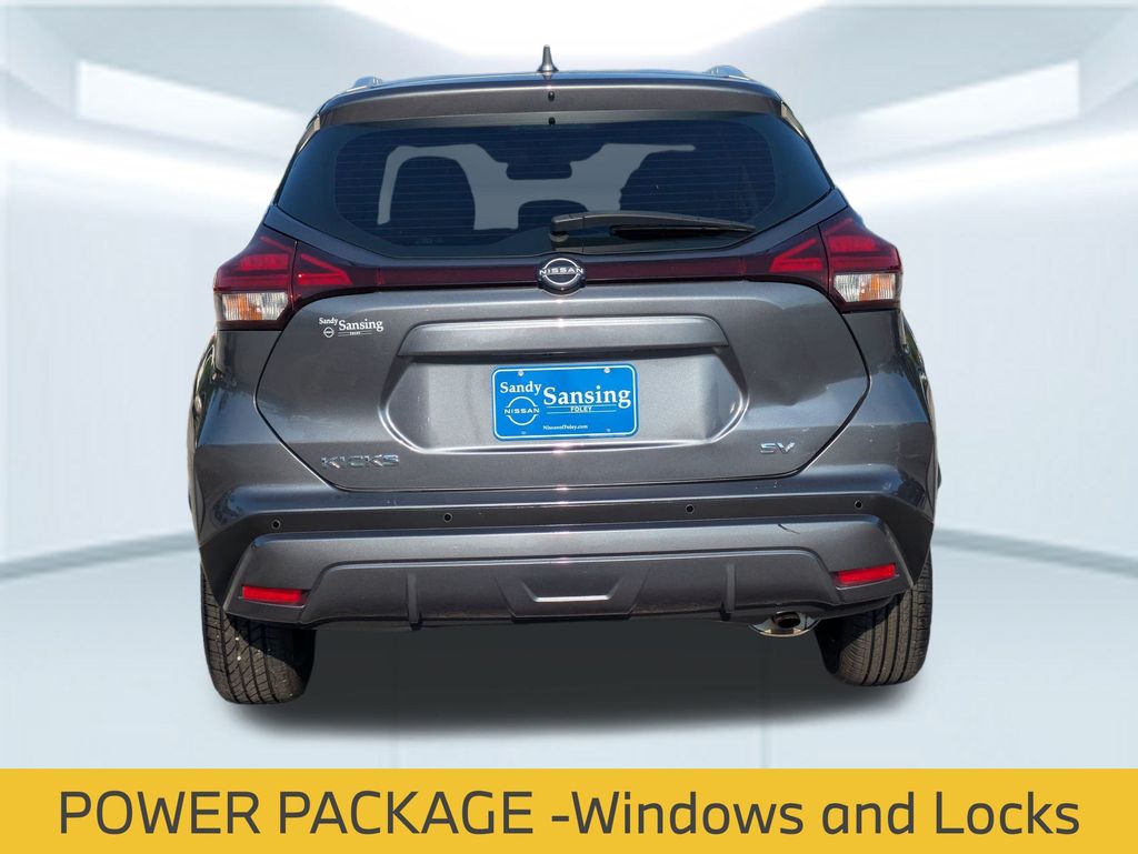 2023 Nissan Kicks SV photo 3