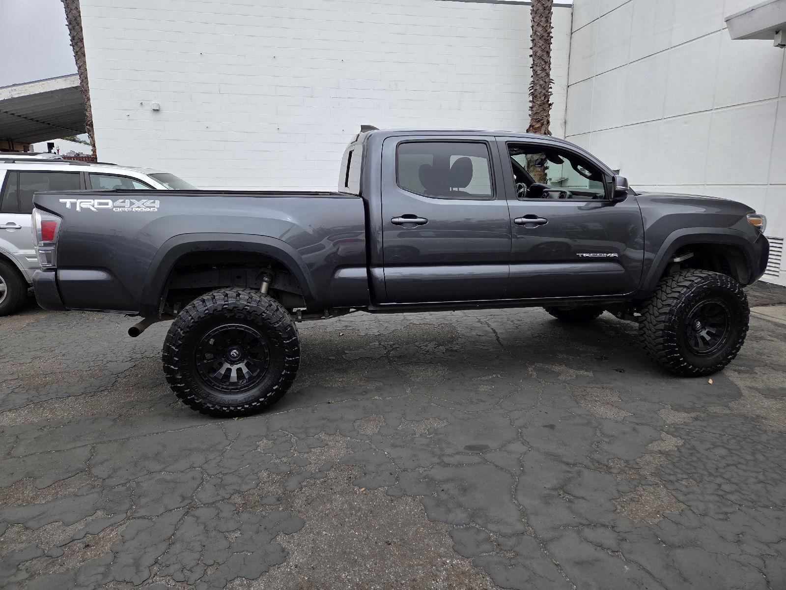 2020 Toyota Tacoma TRD Double Cab photo 6