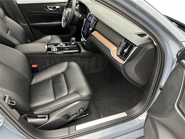2023 Volvo S60 Recharge T8 Plus photo 15