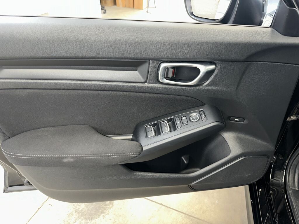 2022 Honda Civic Sport photo 3