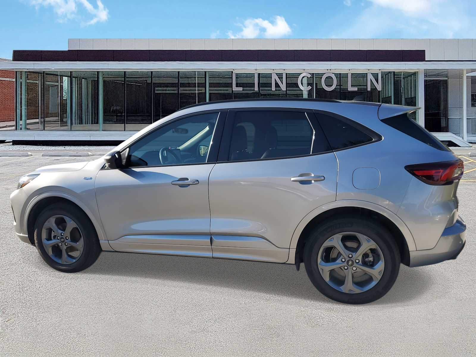 2023 Ford Escape ST-Line photo 4