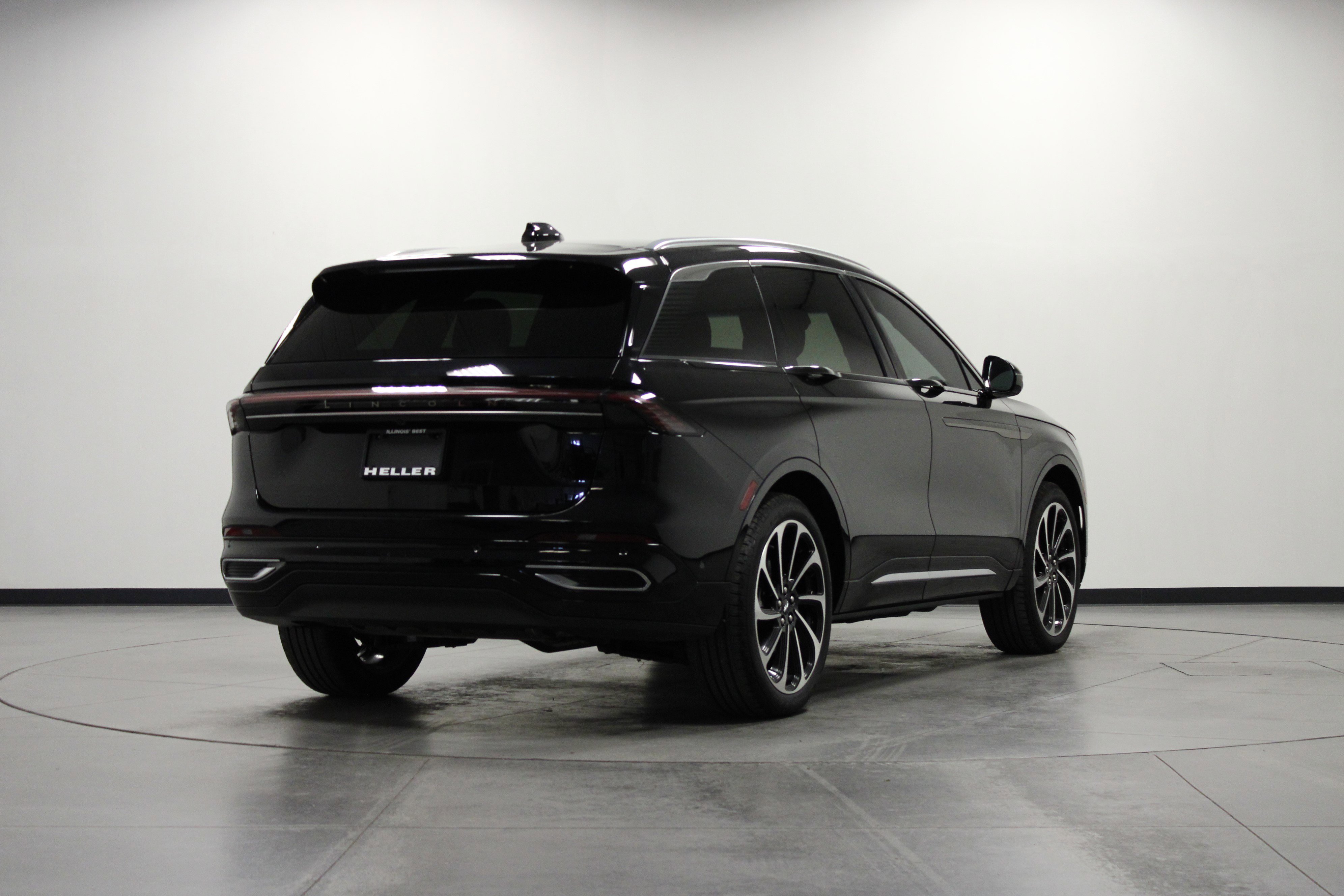 2024 Lincoln Nautilus Black Label photo 3