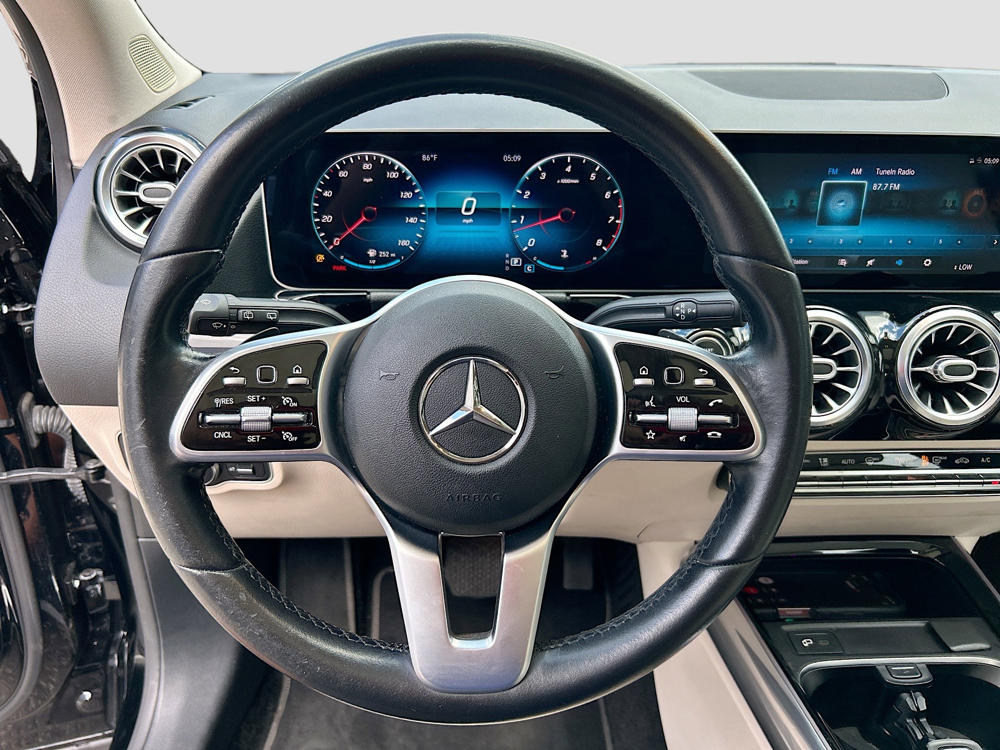 2021 Mercedes Benz GLA 250 photo 25