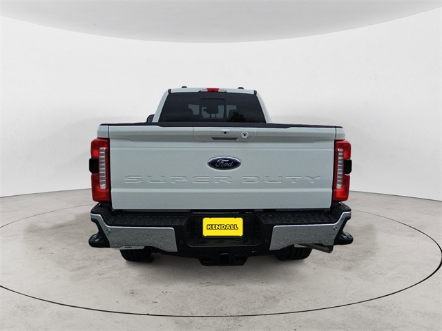 2025 Ford F-350 photo 4