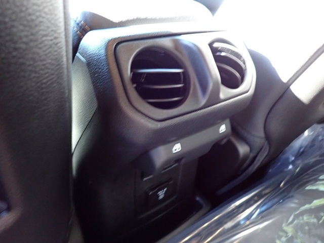 2025 Jeep Wrangler Sahara photo 12