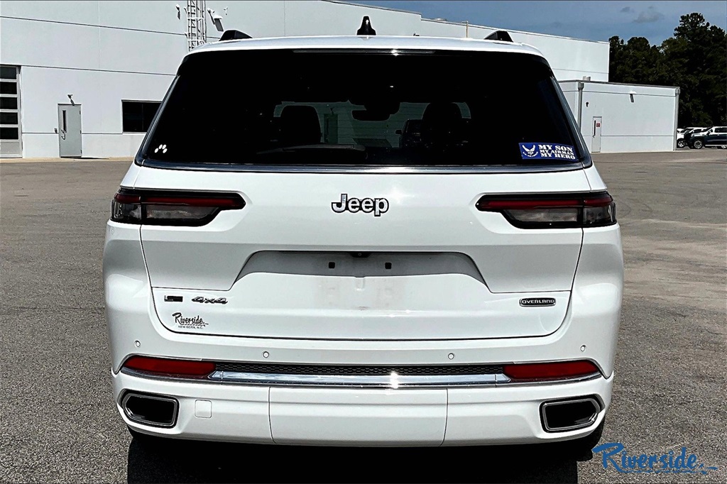 2023 Jeep Grand Cherokee Overland photo 4