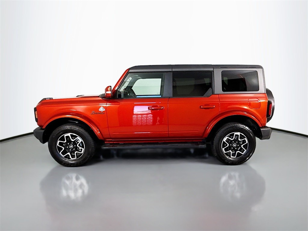 2024 Ford Bronco Outer Banks photo 2