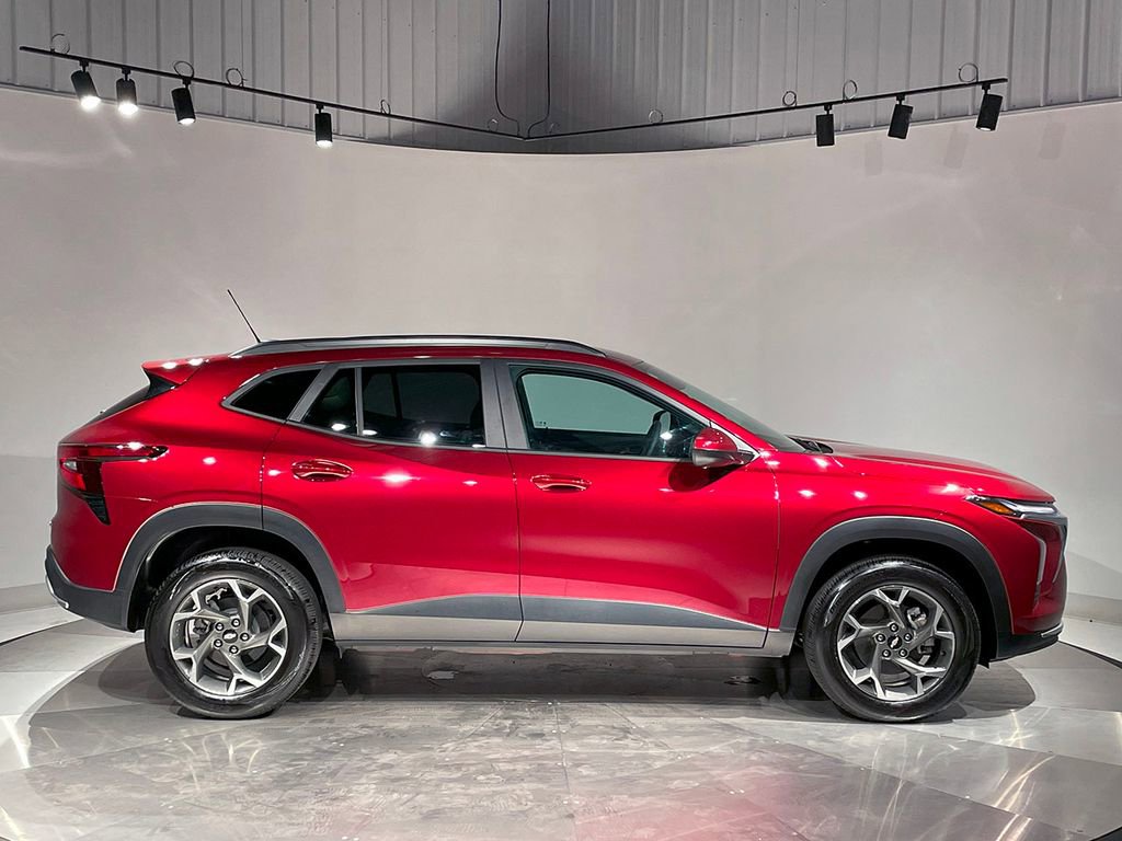 2024 Chevrolet Trax LT photo 6