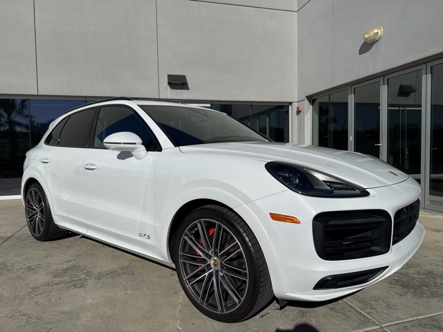 2021 Porsche Cayenne GTS's photo