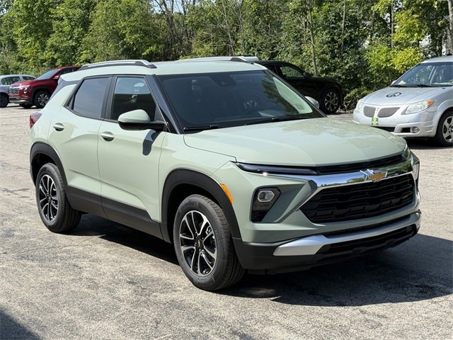 2026 Chevrolet Trailblazer LT photo 2