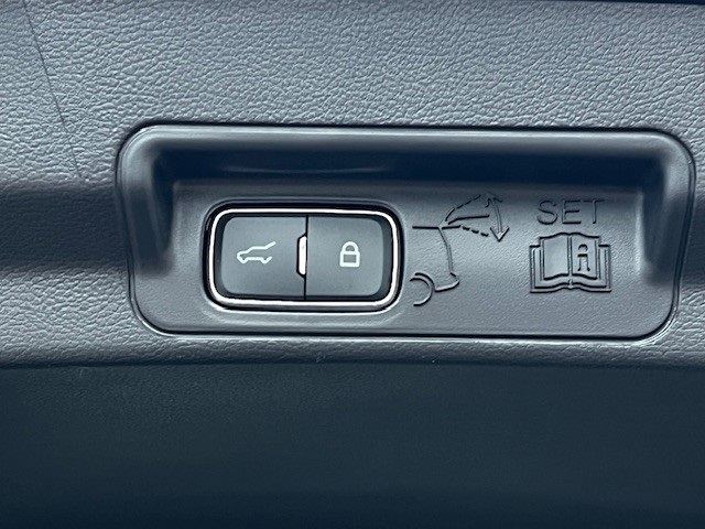 2025 Ford Explorer ST-Line photo 38