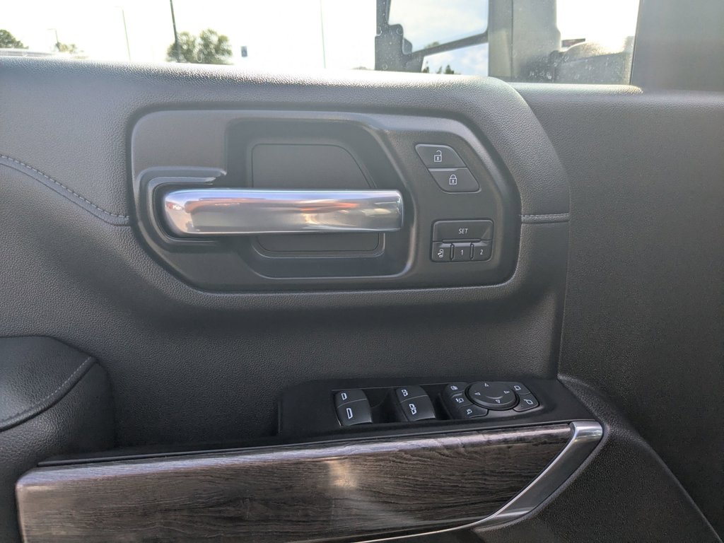 2022 Chevrolet Silverado 3500HD LTZ photo 10