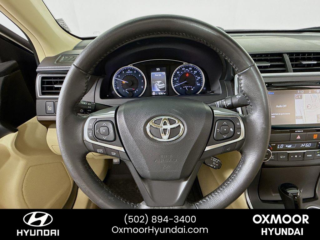 2017 Toyota Camry XLE photo 11