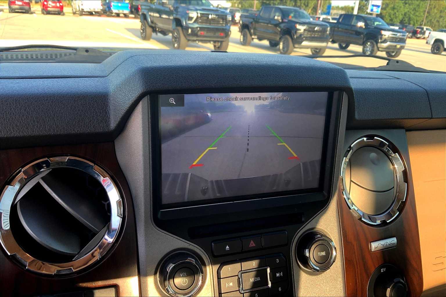 2016 Ford F-250 Lariat photo 25