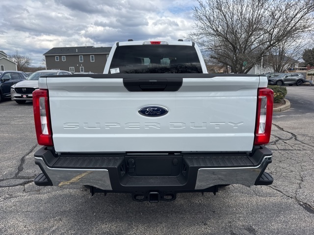 2025 Ford F-350 XLT photo 4