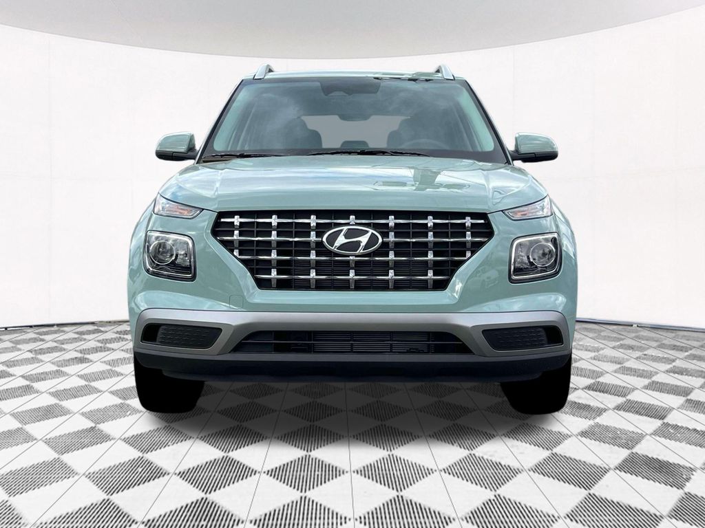 2025 Hyundai Venue SEL photo 12