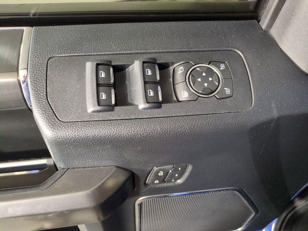 2020 Ford F-150 Lariat photo 10