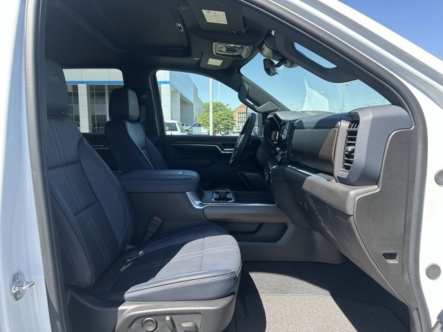 2025 Chevrolet Silverado 3500HD High Country photo 16