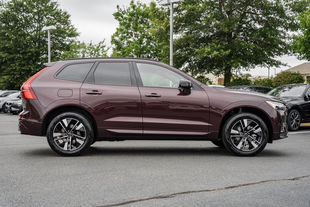 2026 Volvo XC60 B5 Hybrid photo 2