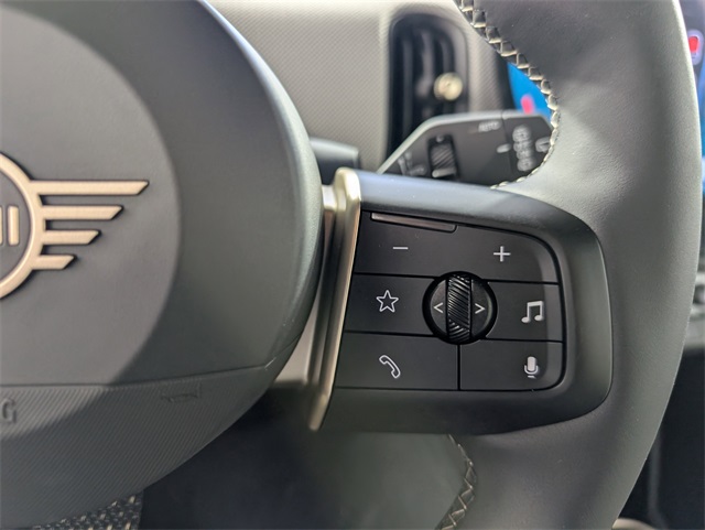2025 Mini Cooper 4 Door Hardtop S Iconic photo 26