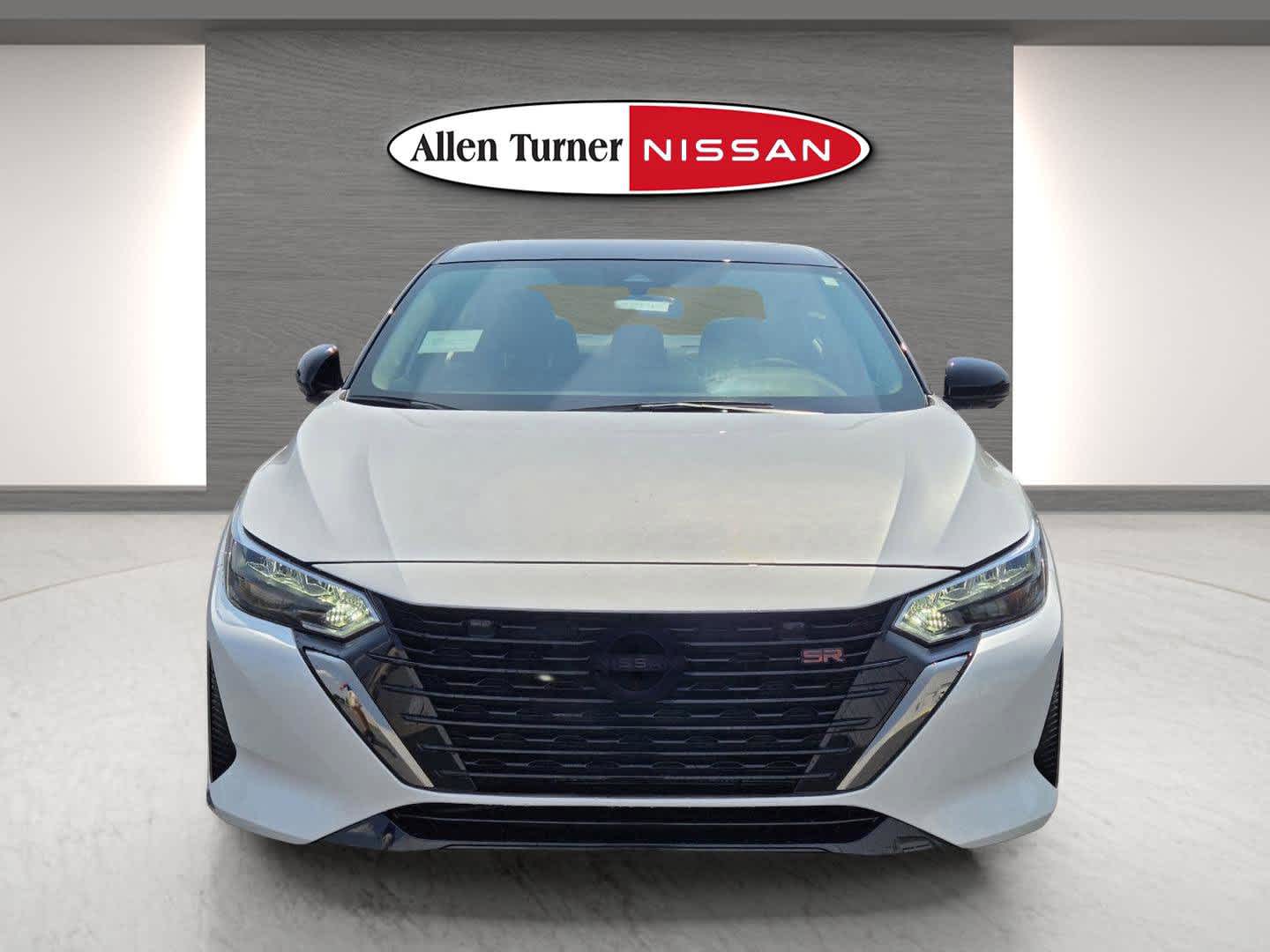 2025 Nissan Sentra SR photo 5
