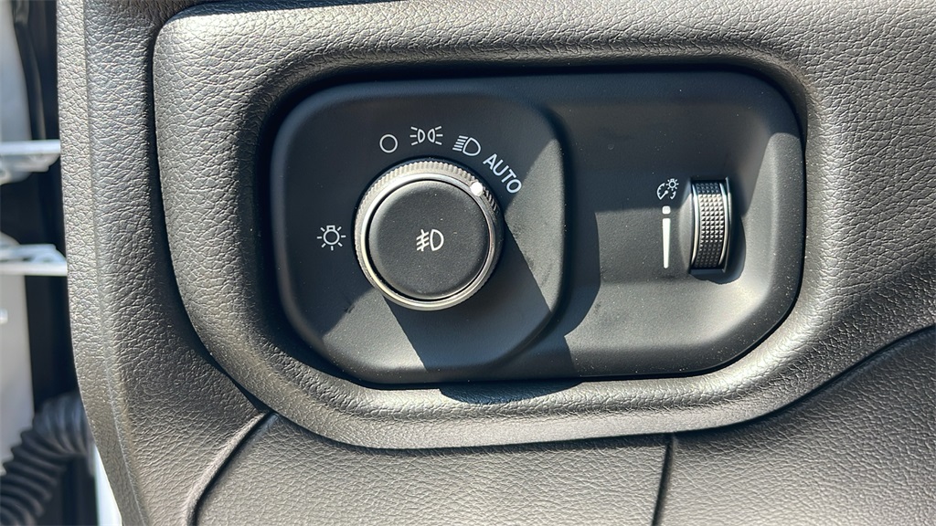 2025 Ram 3500 Tradesman photo 16