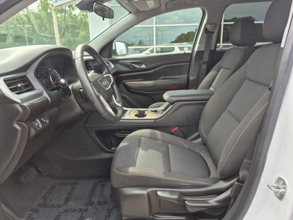 2023 Gmc Acadia SLE photo 2