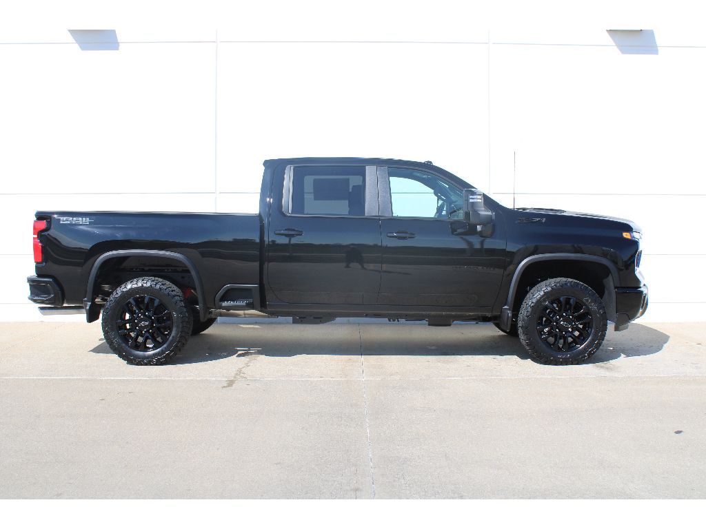 2026 Chevrolet Silverado 2500HD LT photo 7
