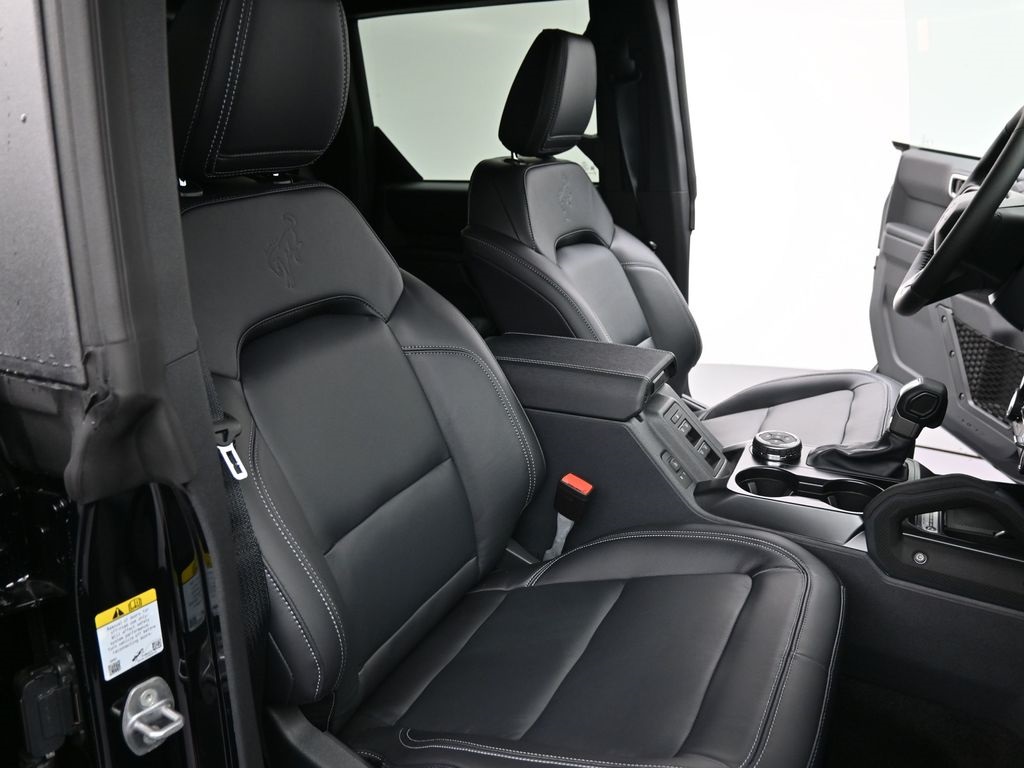 2025 Ford Bronco Outer Banks photo 16