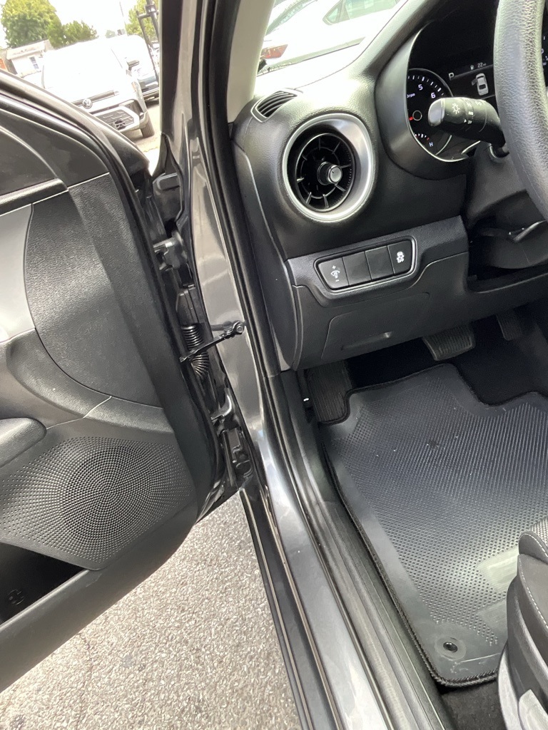 2023 Kia Forte LXS photo 11
