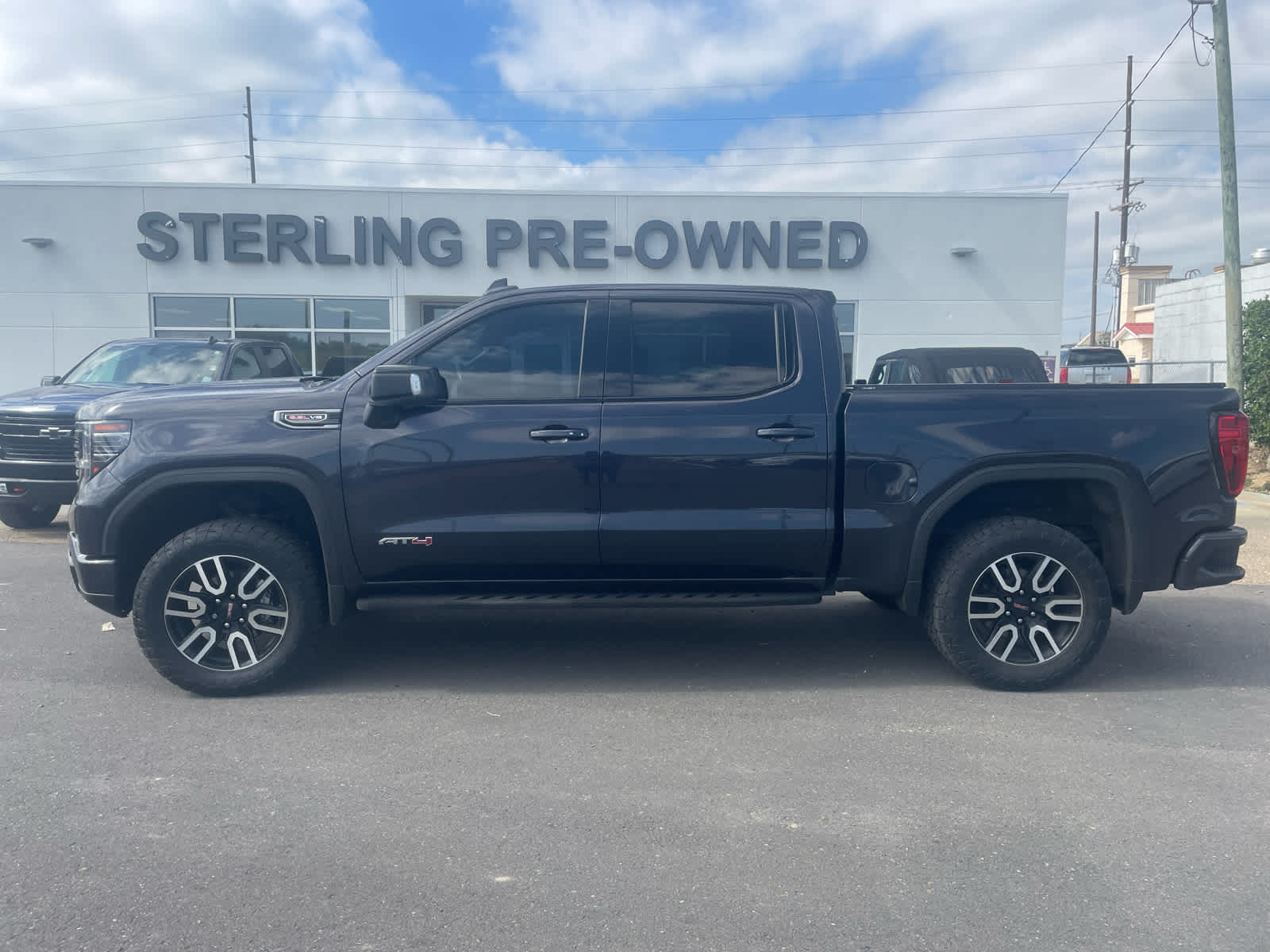 2022 GMC Sierra 1500 AT4's photo