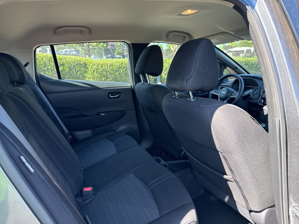 2024 Nissan Leaf S photo 21
