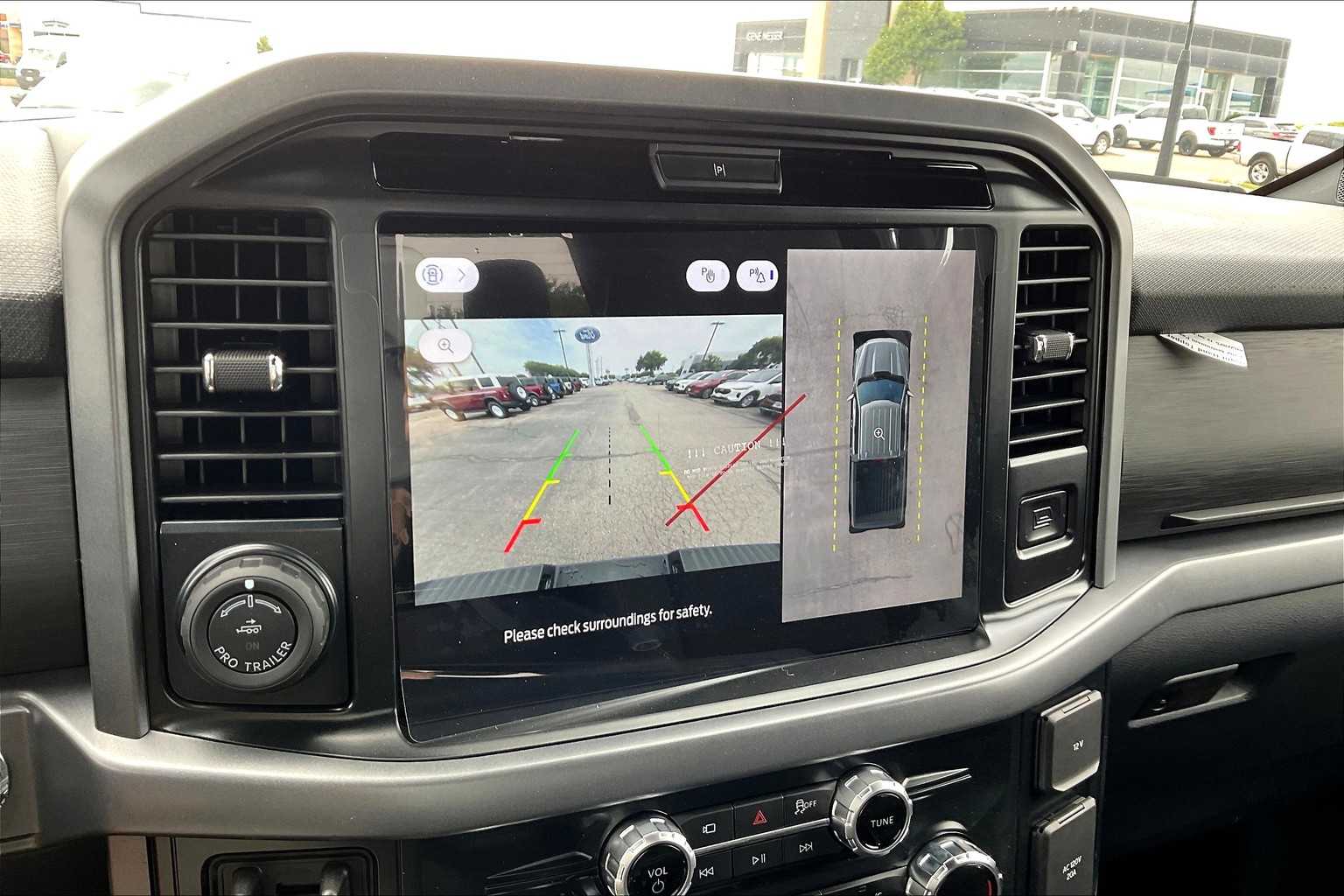 2025 Ford F-150 XLT photo 16