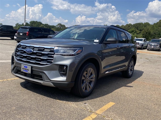 2025 Ford Explorer photo 3