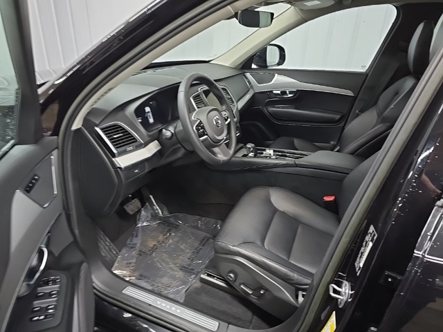 2023 Volvo XC90 B5 Core photo 26