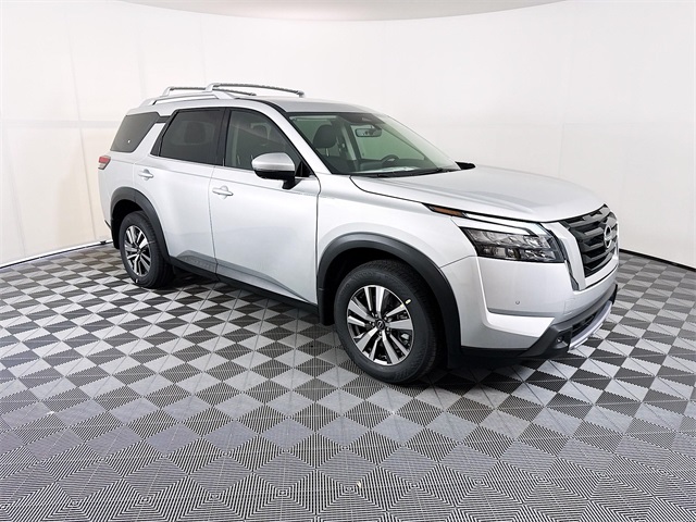 2025 Nissan Pathfinder SL's photo