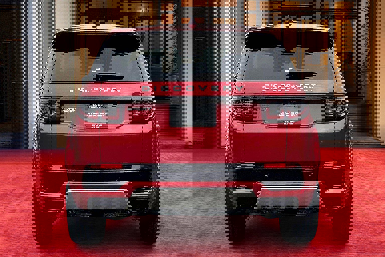 2025 Land Rover Discovery Sport S photo 4