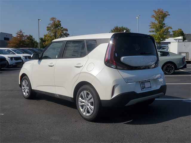 2025 Kia Soul LX S photo 5