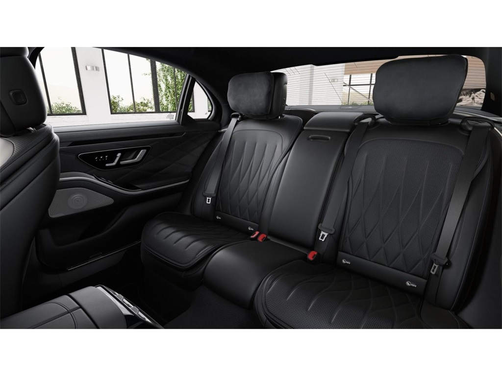 2025 Mercedes Benz S 63 AMG 4MATIC photo 5
