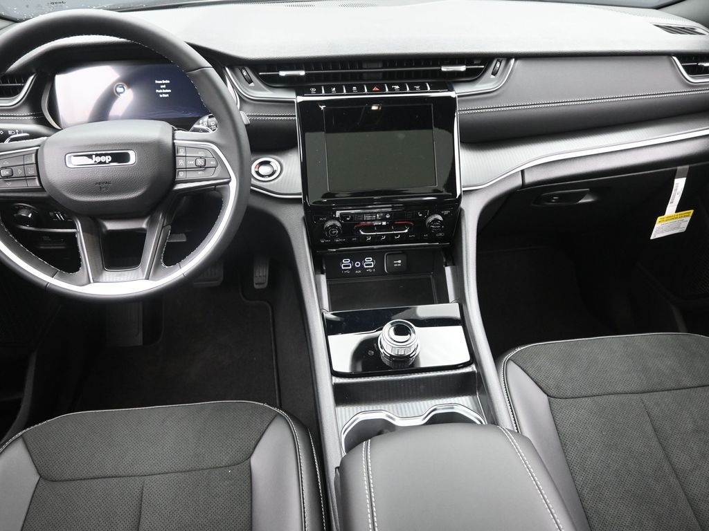 2025 Jeep Grand Cherokee Altitude X photo 12
