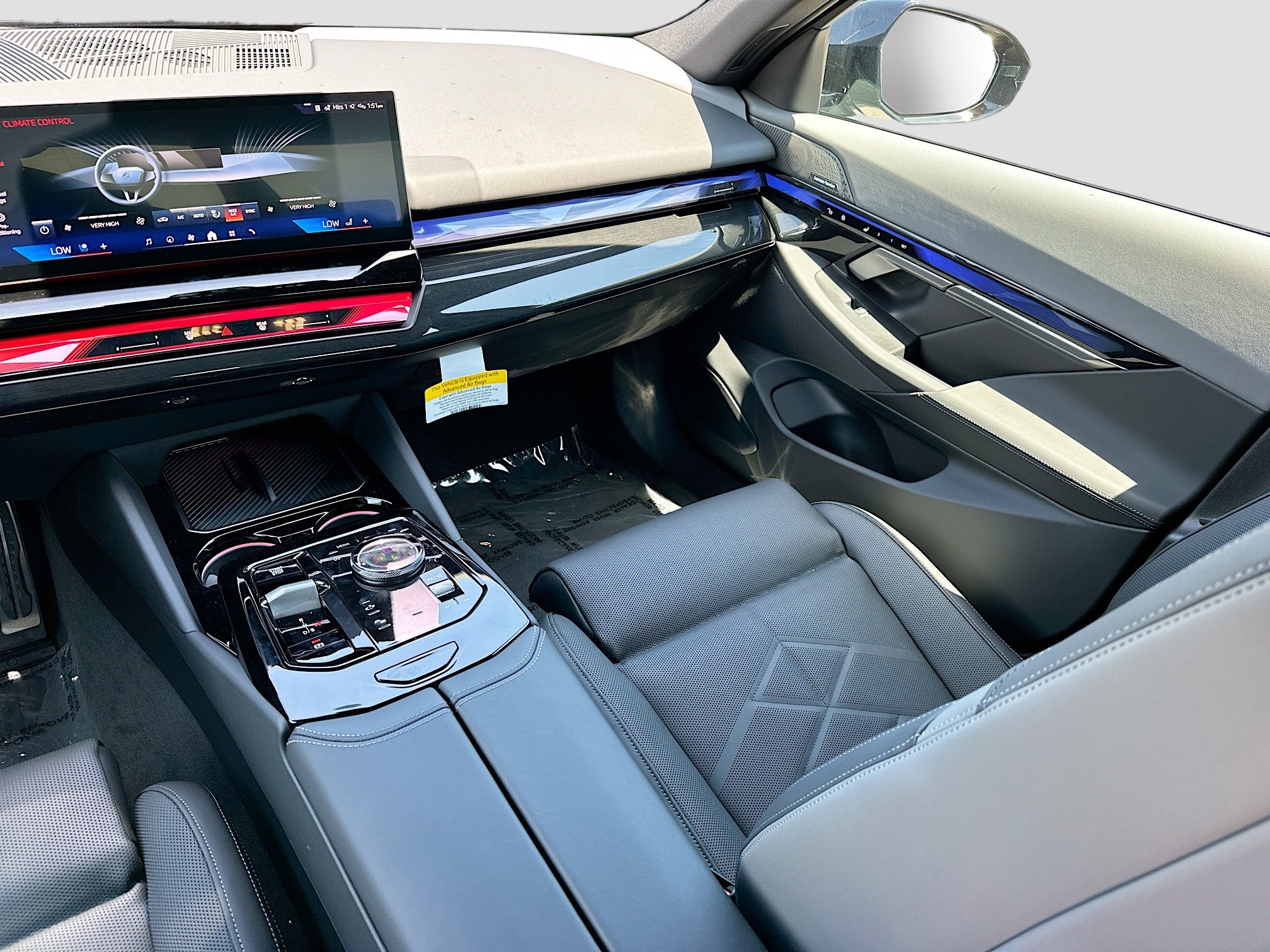 2025 Bmw 550e 550e xDrive photo 18
