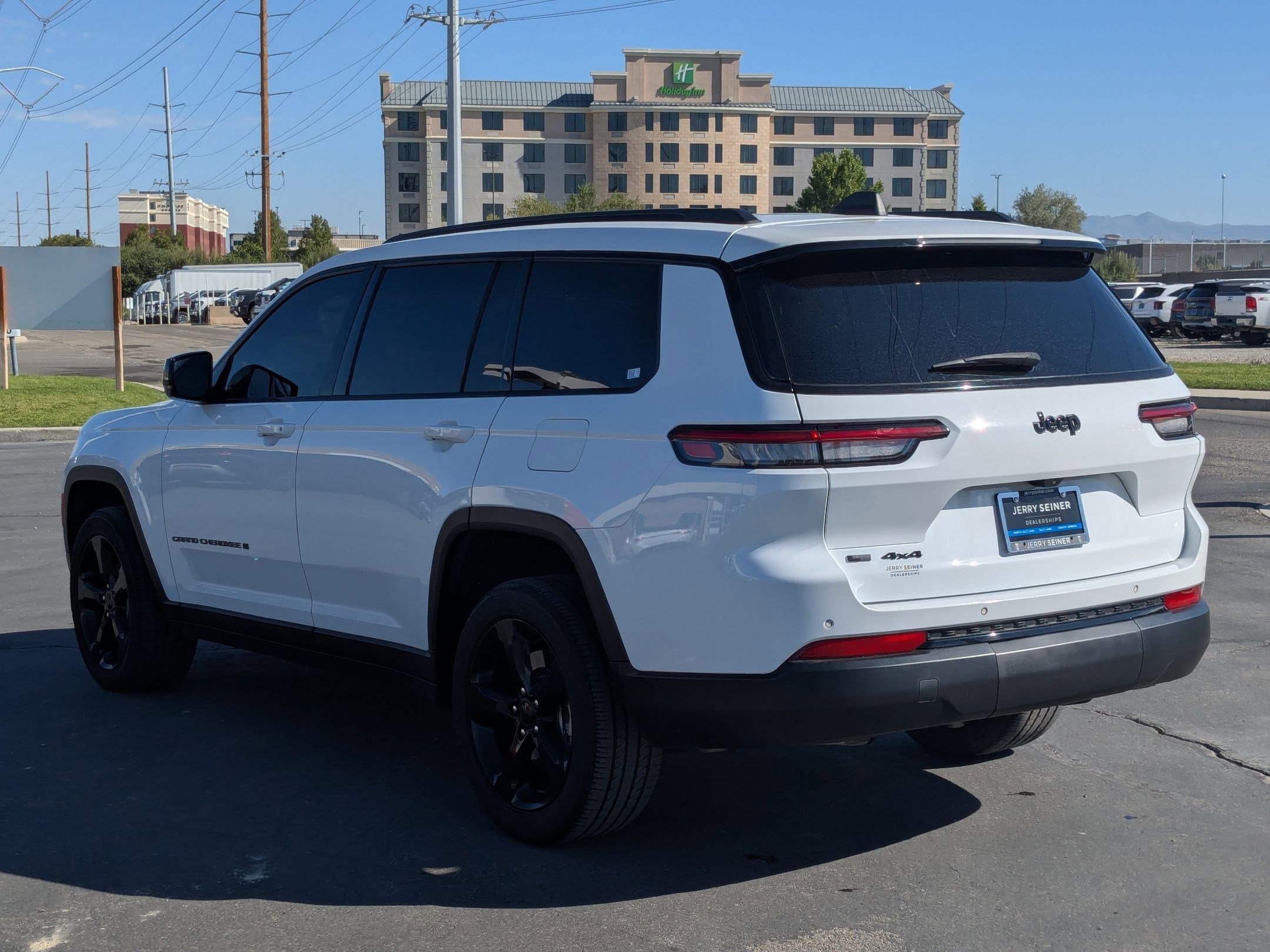 2022 Jeep Grand Cherokee Altitude photo 3